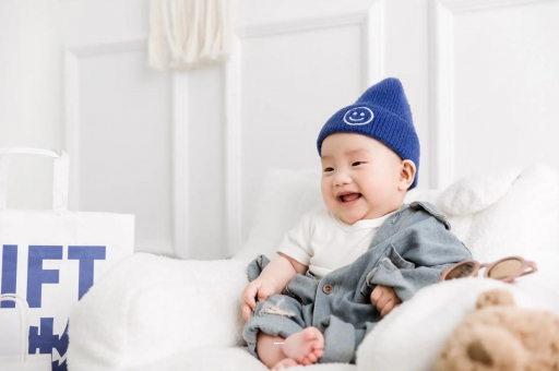 广西五个月宝宝拇指内扣